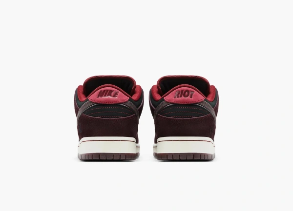 Nike Dunk Low Pro SB QS x RIOT Skateshop Mahogany Dark Beetroot 