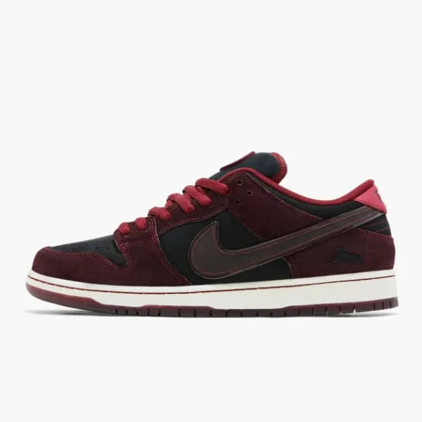 Nike Dunk Low Pro SB QS x RIOT Skateshop Mahogany Dark Beetroot