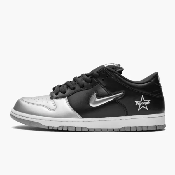 Nike SB Dunk Low OG Qs Supreme - Jewel Swoosh Silver / Black