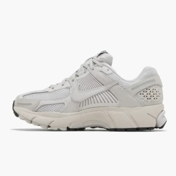 Air Zoom Vomero 5 WMNS White Vast Grey