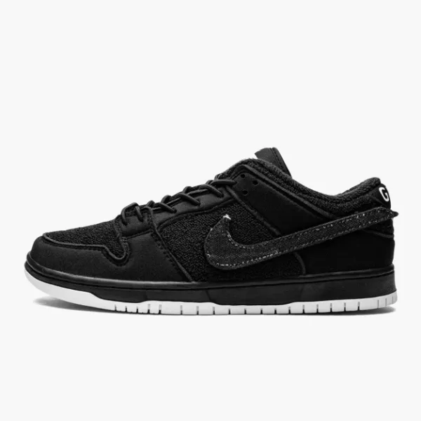 Nike SB Dunk Low Gnarhunters