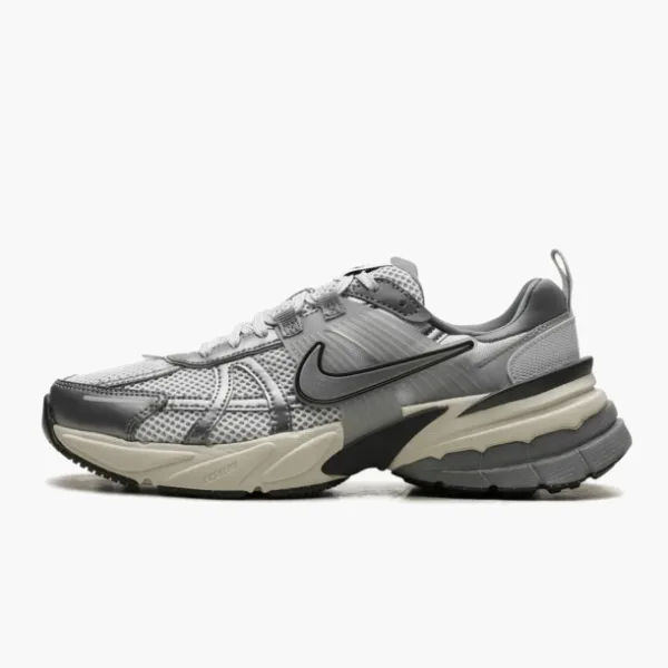 Nike V2k Run WMNS Pure Platinum Wolf Grey