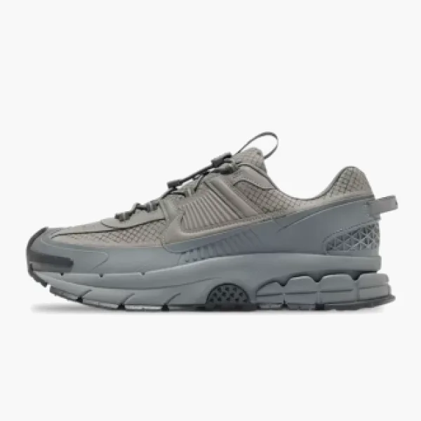 Nike Zoom Vomero Roam Metallic Platinum