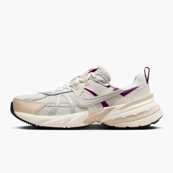 Nike V2k Run WMNS Premium Light Bone