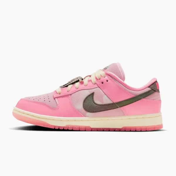 Nike Dunk Low WMNS Barbie