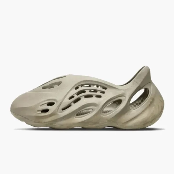 Yeezy Foam Rnr Stone Salt