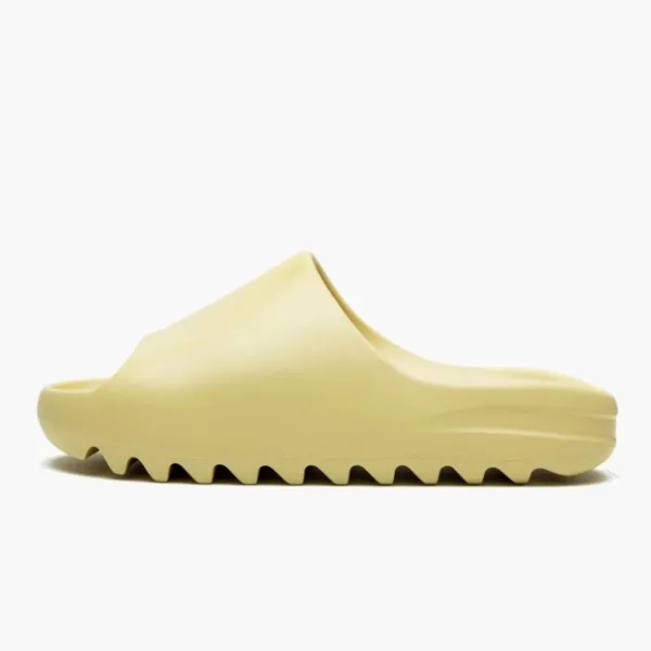 Yeezy Slide Desert Sand