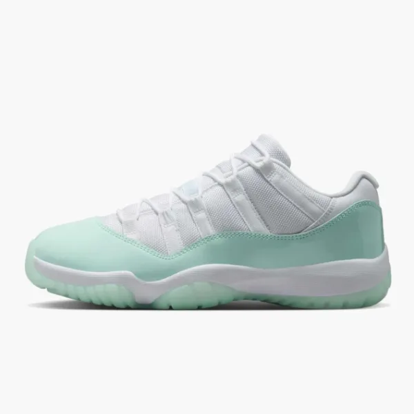 Air Jordan 11 Retro Low WMNS Igloo