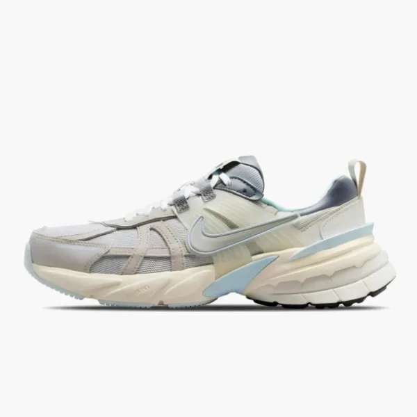 Nike V2k Run WMNS Light Bone Metallic Platinum