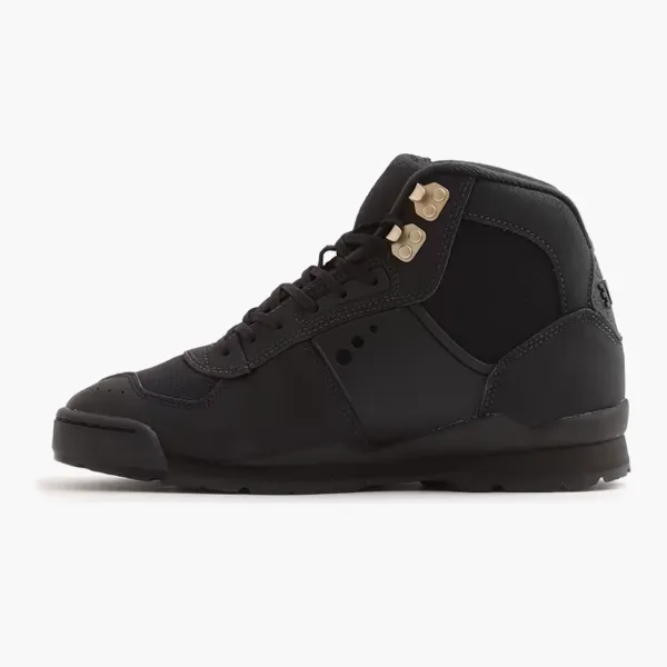 Nike Baltoro Black Metallic Gold