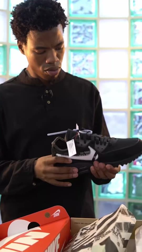 Видео: Никита распаковывает пару Nike The 10: Nike Air Max 90 “Off-White - Black”