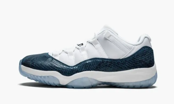 Jordan 11 Retro Low Le Blue Snakeskin