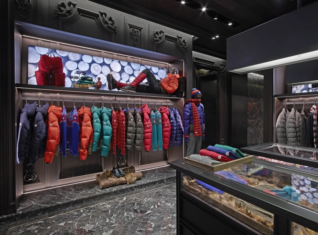 MONCLER-BOUTIQUE-PARIS-ST-GERMAIN-2.jpg MONCLER-BOUTIQUE-PARIS-ST-GERMAIN-2.jpg
