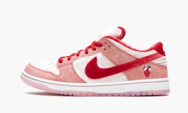 Nike SB Dunk Low Pro Strangelove