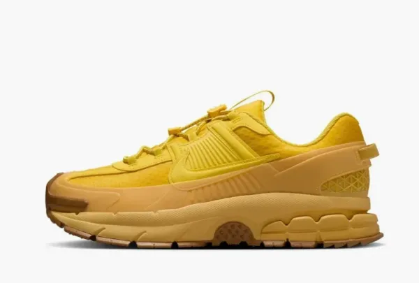 Nike Zoom Vomero Roam Lightning