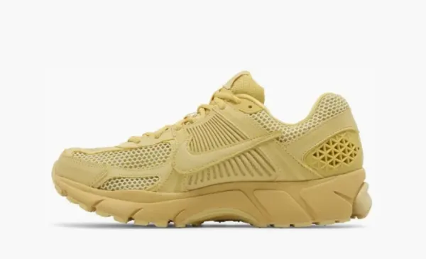 Air Zoom Vomero 5 WMNS Saturn Gold