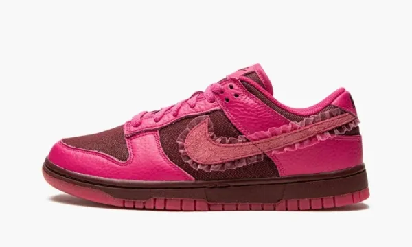 Nike Dunk Low WMNS Valentine's Day 2022