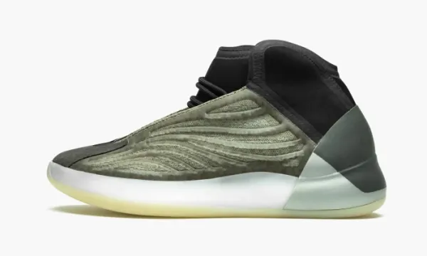 Yeezy Qntm “barium”