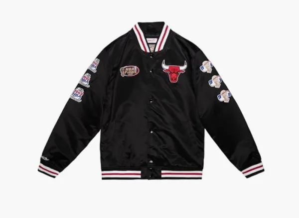 Mitchell & Ness NBA Champ City Satin Bulls Jacket Black