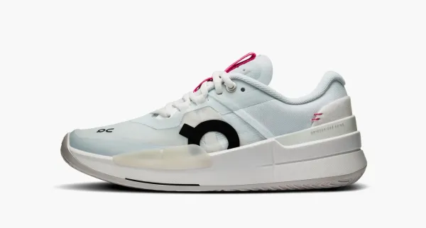 On The Roger Pro 2 WMNS Arctic Pink