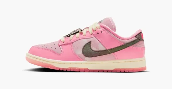 Nike Dunk Low WMNS Barbie