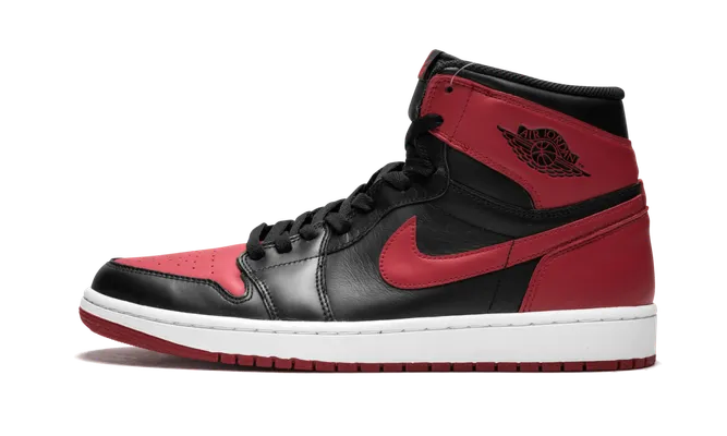 Кроссовки Air Jordan 1 Retro High OG «Bred» черный