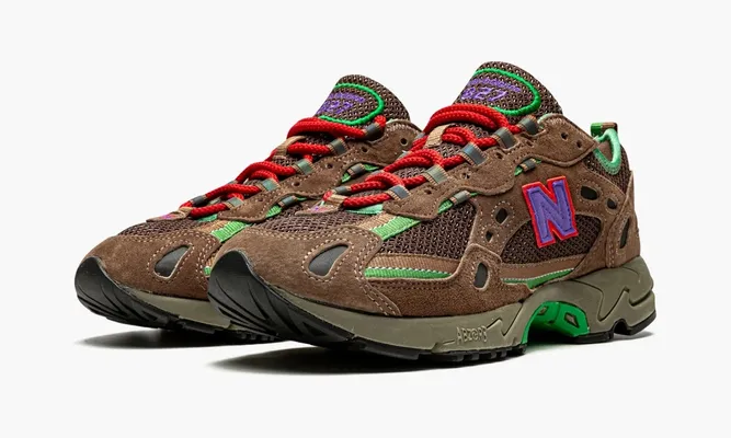 Кроссовки New Balance 827 «Stray Rats» коричневый