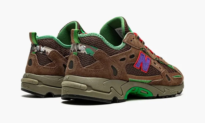 Кроссовки New Balance 827 «Stray Rats» коричневый