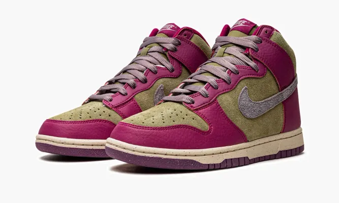Кроссовки Nike Dunk High WMNS «Dynamic Berry» фиолетовый