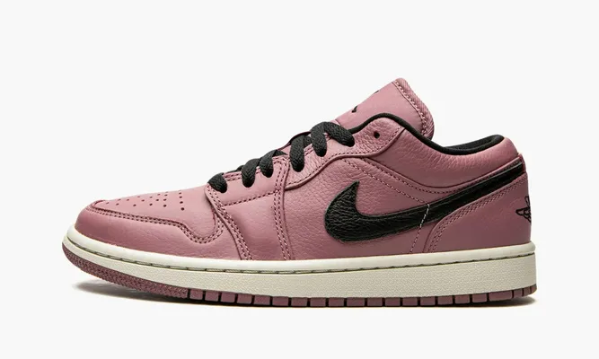 Кроссовки Air Jordan 1 Low WMNS «Mulberry / Magenta» розовый