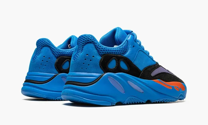Кроссовки Yeezy Boost 700 «Hi-res Blue» синий