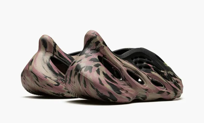 Кроссовки Yeezy Foam Rnnr Mx «Carbon» разноцветный