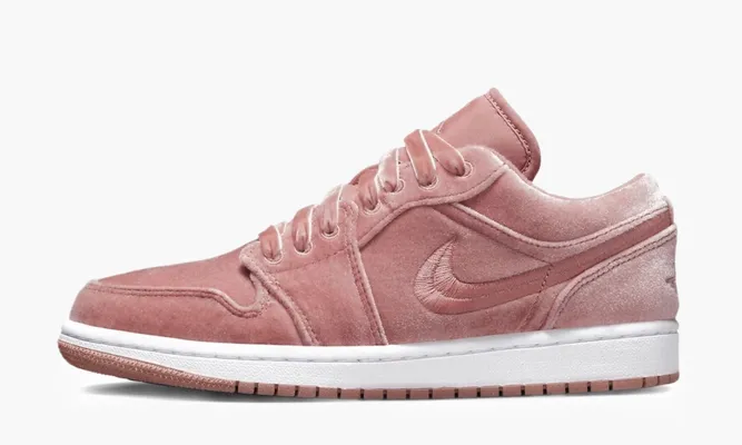Кроссовки Air Jordan 1 Low SE WMNS «Pink Velvet» розовый
