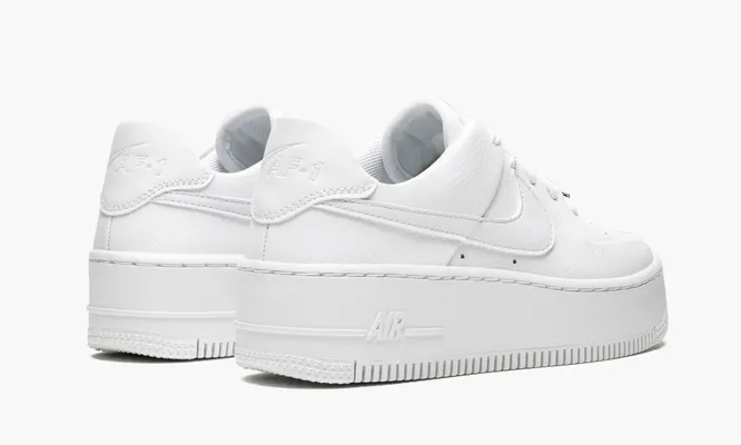 Кроссовки Nike Air Force 1 Sage Low WMNS «Triple White» белый