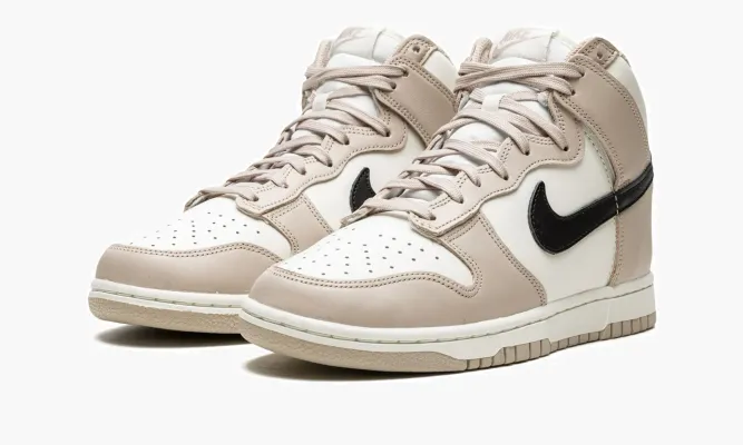 Кроссовки Nike Dunk High WMNS «Fossil Stone» бежевый