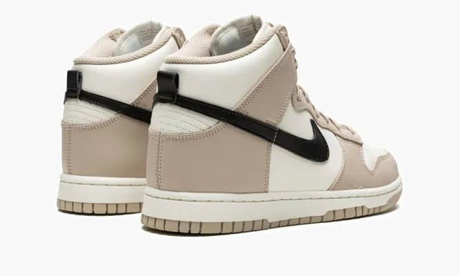 Кроссовки Nike Dunk High WMNS «Fossil Stone» бежевый