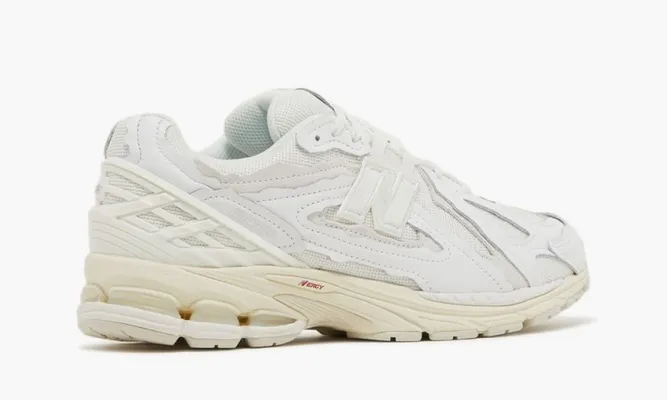 Кроссовки New Balance 1906d «Protection Pack - White» белый
