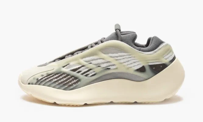 Кроссовки Yeezy 700 V3 «Fade Salt» кремовый