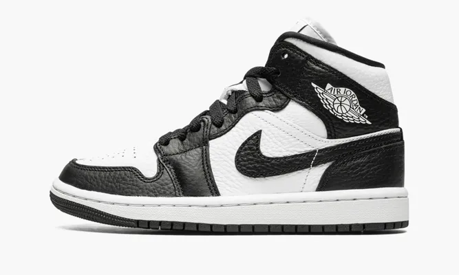 Кроссовки Air Jordan 1 Mid Split WMNS «Black White» черный