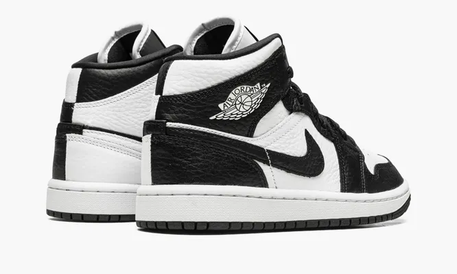 Кроссовки Air Jordan 1 Mid Split WMNS «Black White» черный