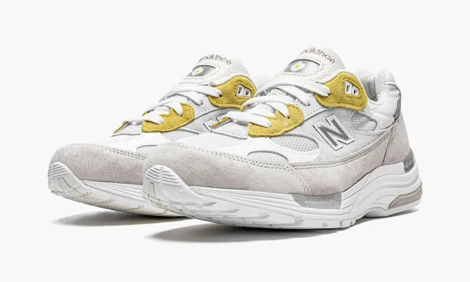 Кроссовки New Balance 992 «Paperboy Fried Egg» кремовый