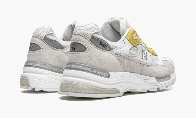 Кроссовки New Balance 992 «Paperboy Fried Egg» кремовый