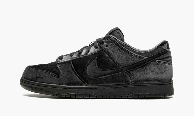Кроссовки Nike Dunk Low «Dover Street Market - Triple Black Velvet» черный