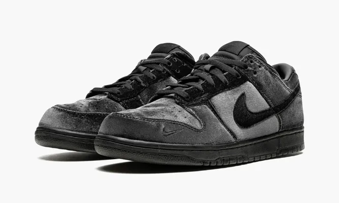 Кроссовки Nike Dunk Low «Dover Street Market - Triple Black Velvet» черный