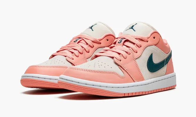 Кроссовки Air Jordan 1 Low WMNS «Light Madder Root» розовый