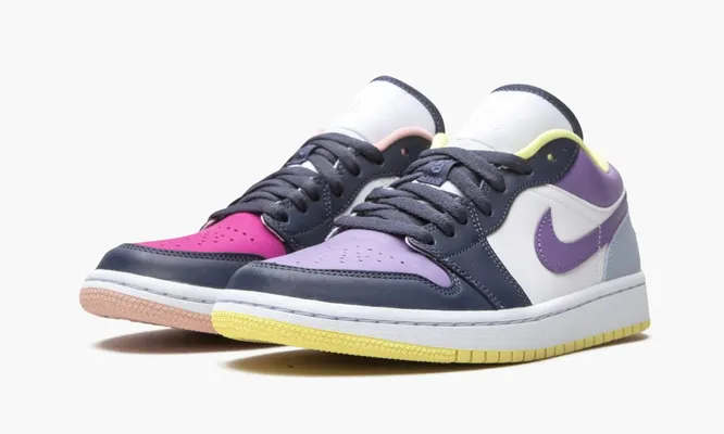Кроссовки Air Jordan 1 Low WMNS «Mismatched Purple / Magenta» фиолетовый