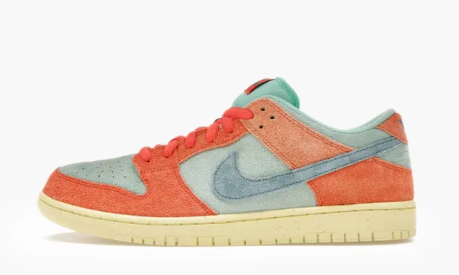 Кроссовки Nike SB Dunk Low «Orange Emerald Rise» оранжевый