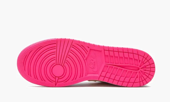 Кроссовки Air Jordan 1 Low GS «Edge Glow» белый