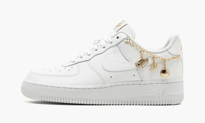 Кроссовки Nike Air Force 1 '07 LX WMNS «Lucky Charms» белый