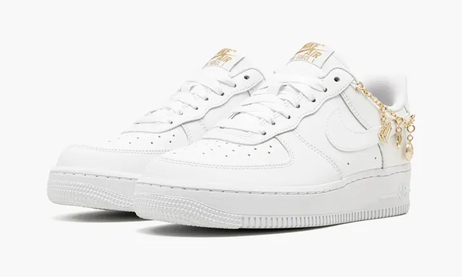 Кроссовки Nike Air Force 1 '07 LX WMNS «Lucky Charms» белый